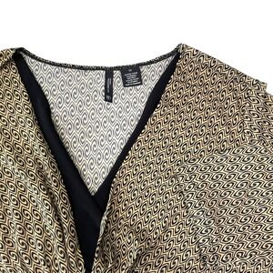 New Directions Woman 1X Tan Black Geometric V-Neck 3/4 Sleeve Top Retro Mod Boho